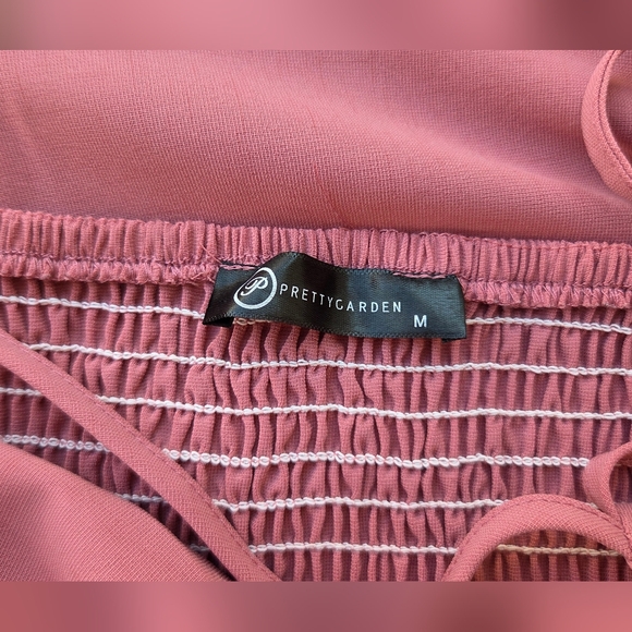 Chic Pink Sleeveless Jumpsuit with Wide-Leg Design - Picture 4 of 4